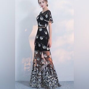 NWT SOLOVEDRESS Women's Printer Prom Dress Short Sleeves Evening Gown Women sz10